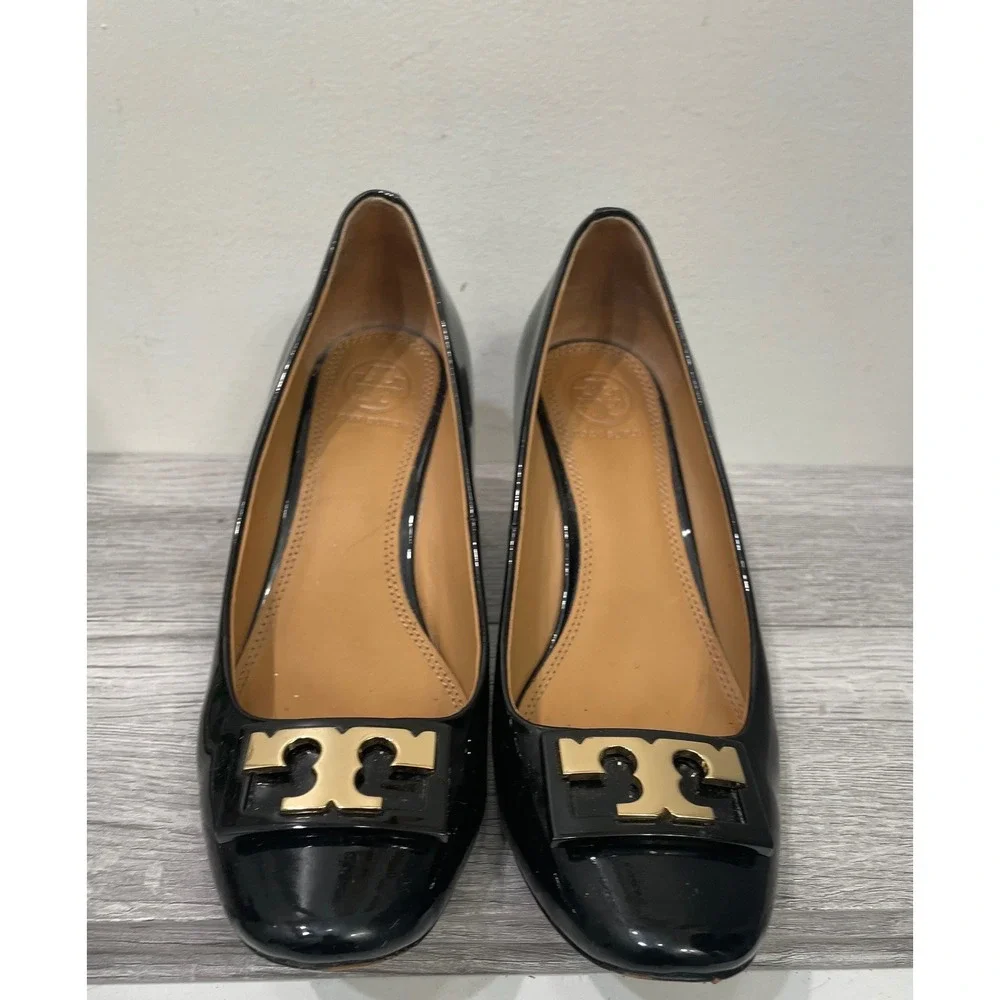 Tory Burch Gigi  Black Patent Leather Logo Wedge Pumps Heels Size 6.5M